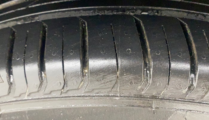 2022 Tata NEXON XM PLUS SUNROOF PETROL, Petrol, Manual, 38,973 km, Right Rear Tyre Tread