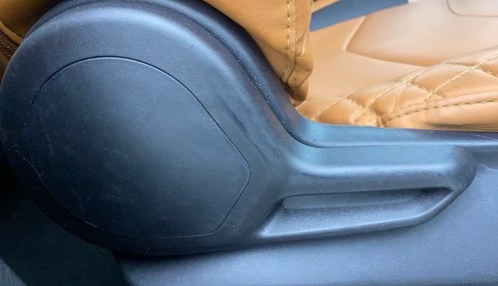 2022 Tata NEXON XM PLUS SUNROOF PETROL, Petrol, Manual, 38,973 km, Driver Side Adjustment Panel