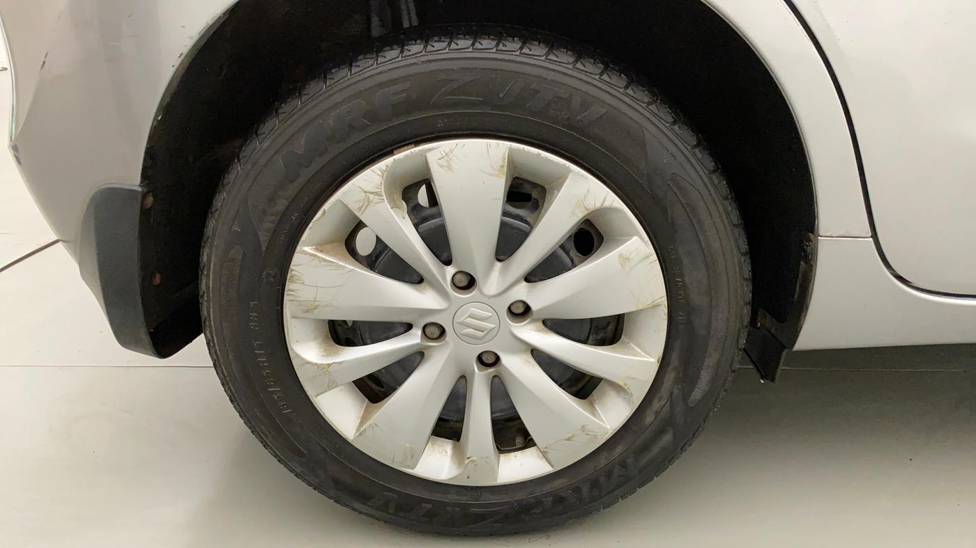 2015 Maruti Baleno DELTA DIESEL 1.3, Diesel, Manual, 48,213 km, Right Rear Wheel