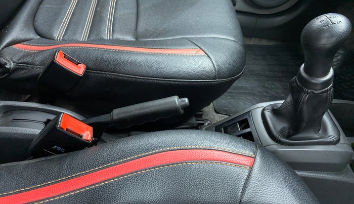 2018 Maruti Alto 800 LXI, Petrol, Manual, 30,045 km, Gear Lever