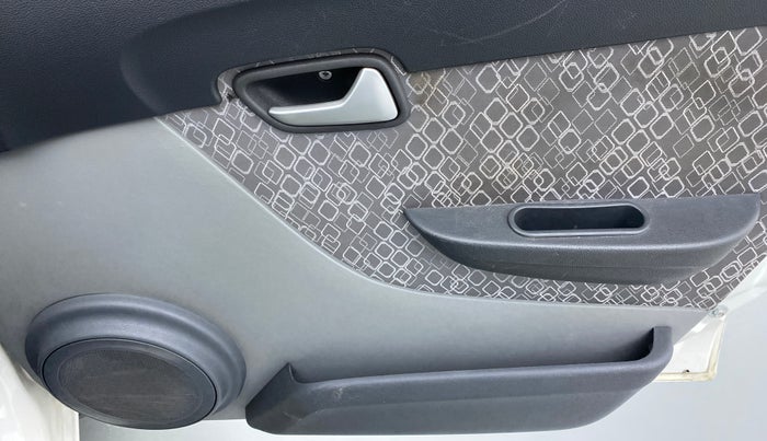 2018 Maruti Alto 800 LXI, Petrol, Manual, 30,045 km, Driver Side Door Panels Control