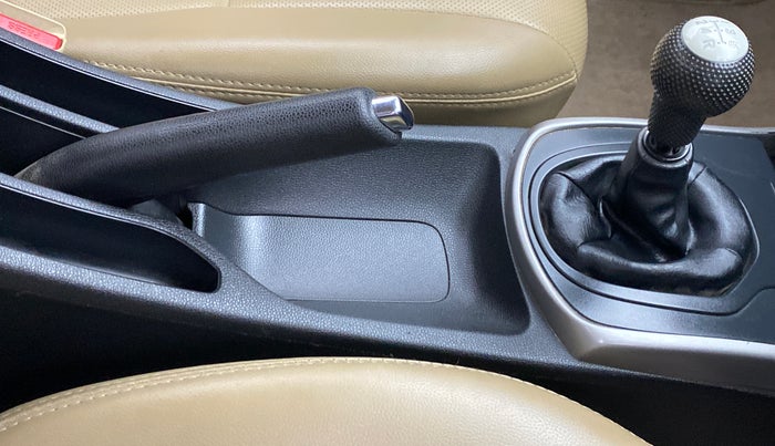 2017 Honda City V MT PETROL, Petrol, Manual, 57,411 km, Gear Lever