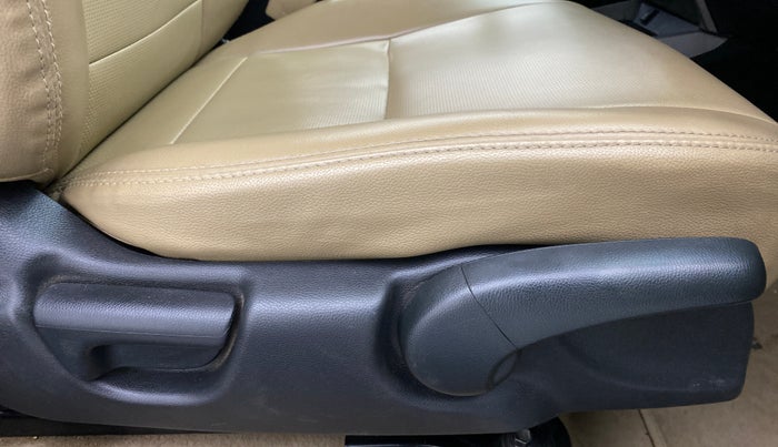 2017 Honda City V MT PETROL, Petrol, Manual, 57,411 km, Driver Side Adjustment Panel