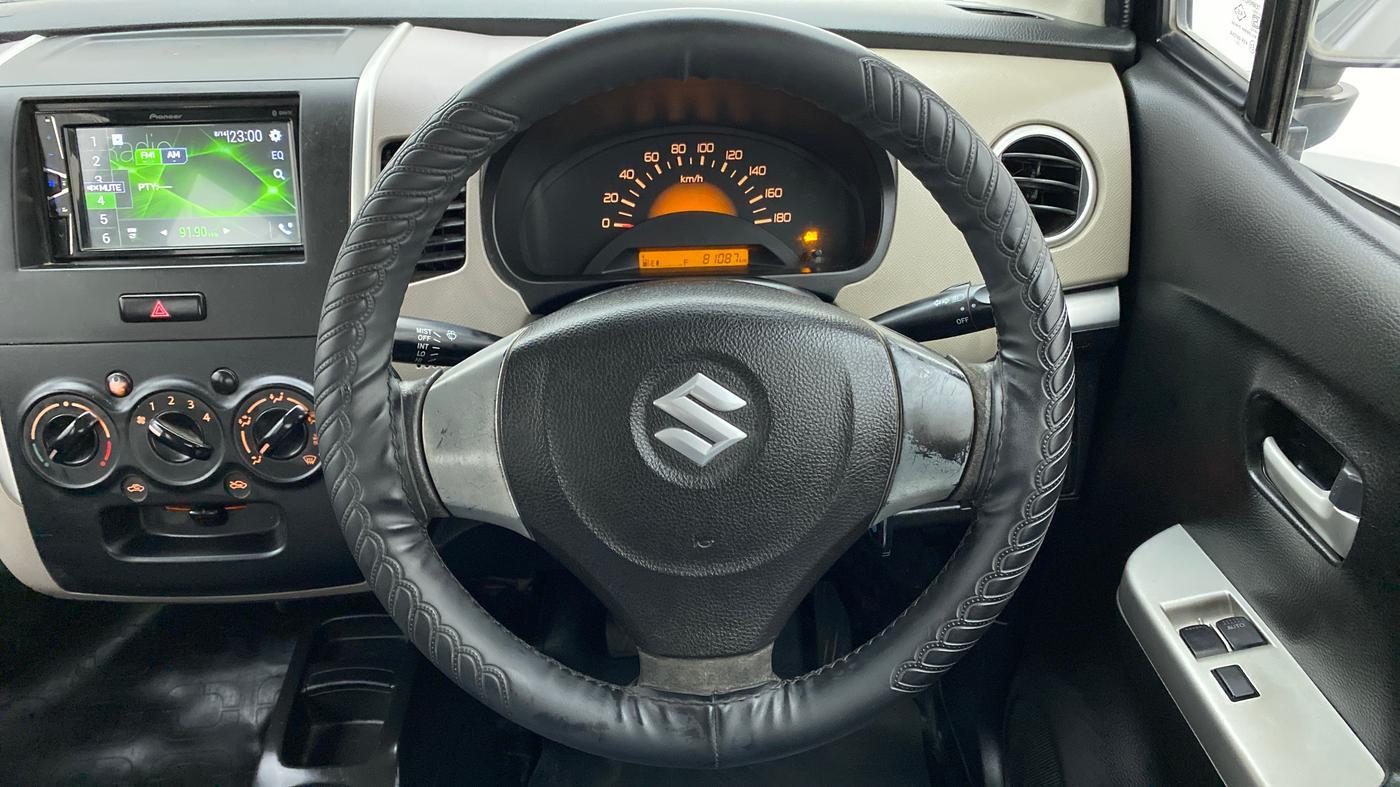 2013 Maruti Wagon R 1.0 LXI CNG, CNG, Manual, 81,405 km, Steering Wheel Close Up