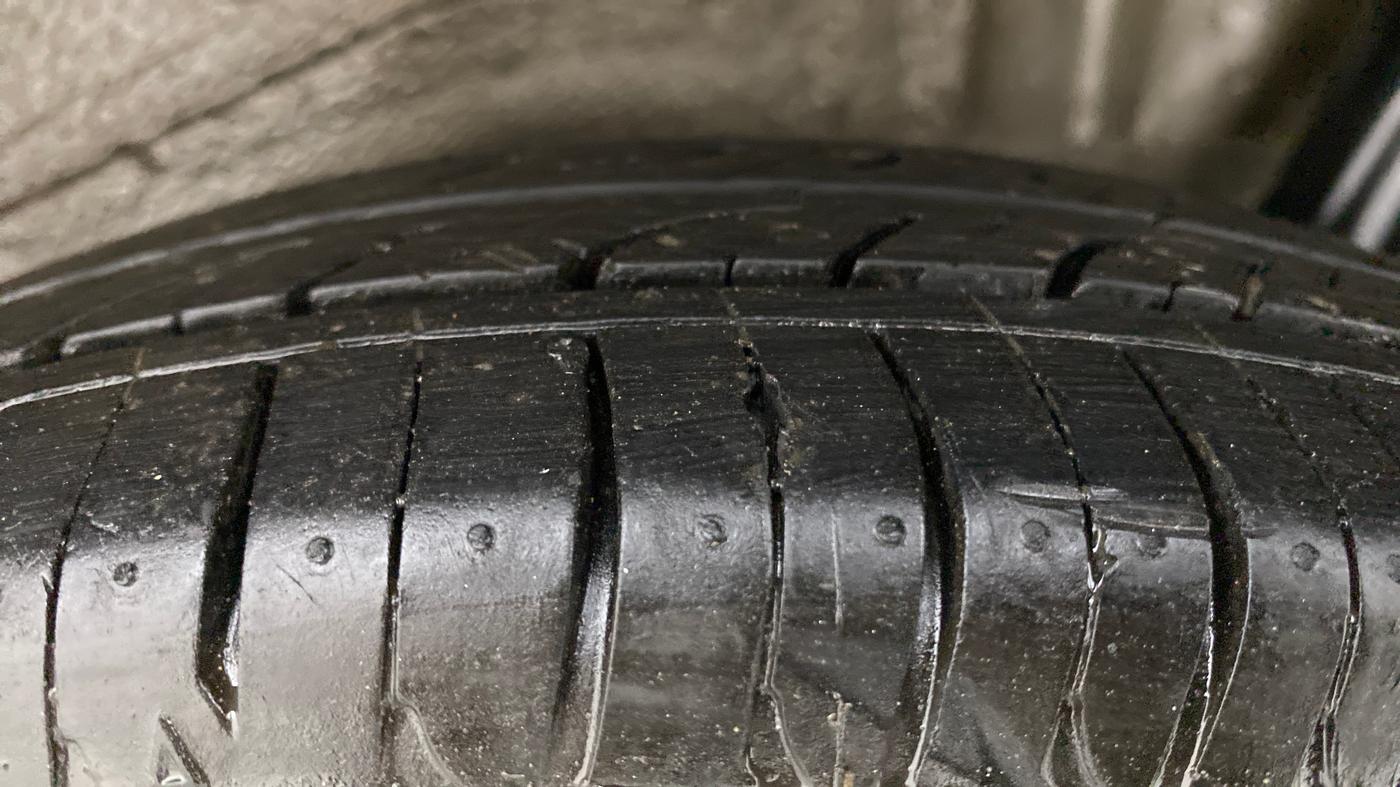 2013 Maruti Wagon R 1.0 LXI CNG, CNG, Manual, 81,405 km, Left Rear Tyre Tread
