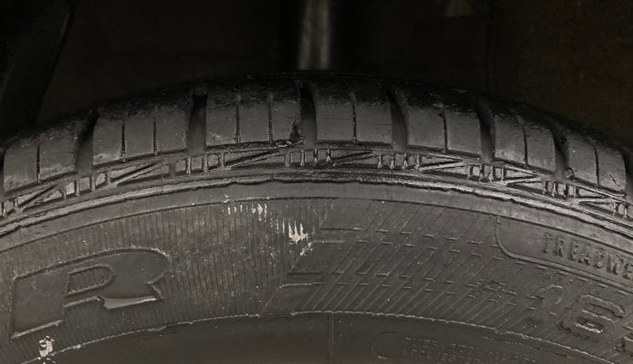 2017 Hyundai Xcent SX 1.2, Petrol, Manual, 26,172 km, Right Rear Tyre Tread