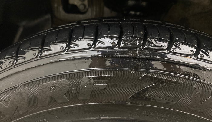 2017 Hyundai Xcent SX 1.2, Petrol, Manual, 26,172 km, Left Front Tyre Tread