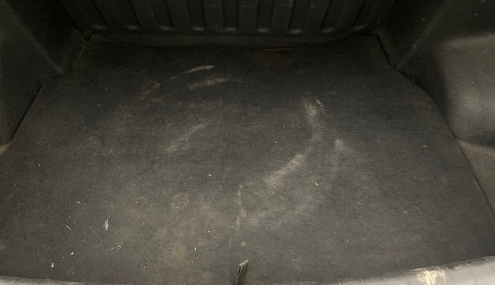 2017 Hyundai Xcent SX 1.2, Petrol, Manual, 26,172 km, Boot Inside