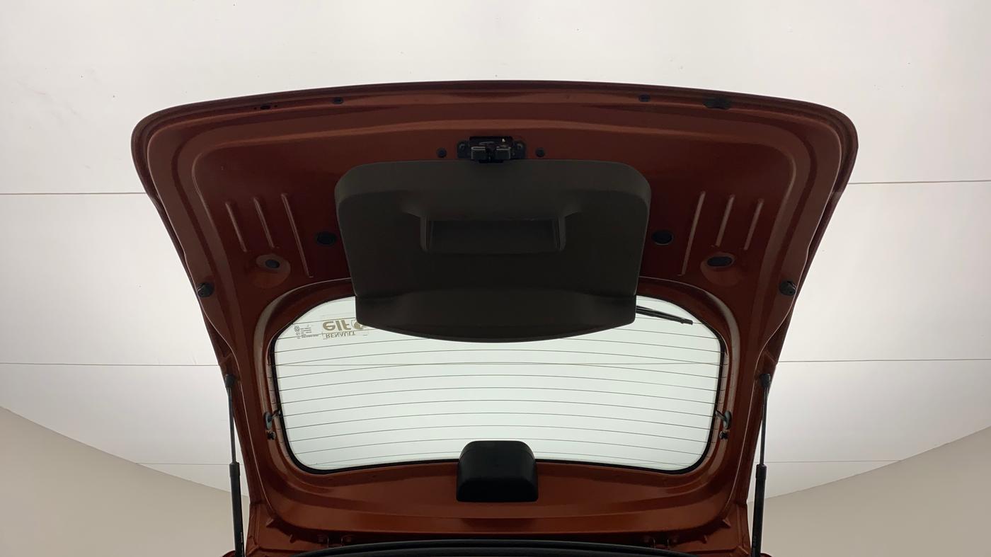 2017 Renault Duster RXL PETROL, Petrol, Manual, 68,505 km, Boot Door Open