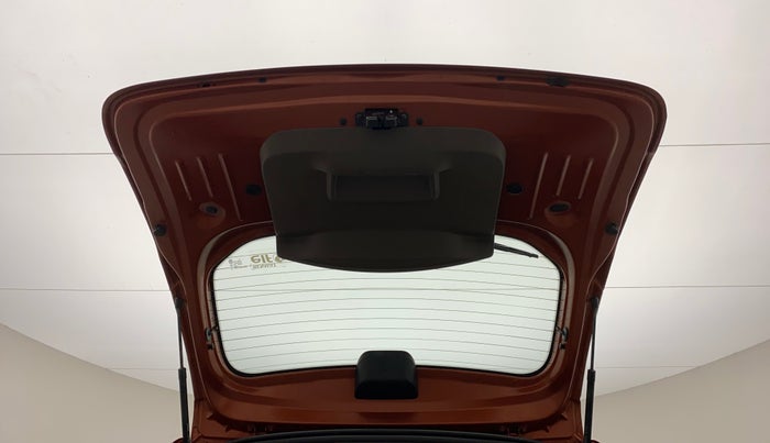 2017 Renault Duster RXL PETROL, Petrol, Manual, 68,505 km, Boot Door Open