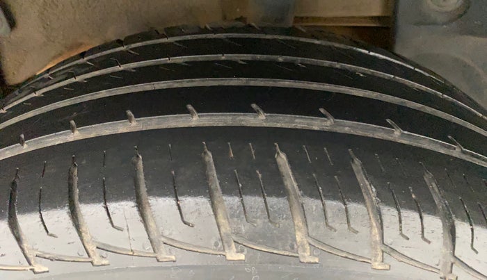 2017 Renault Duster RXL PETROL, Petrol, Manual, 68,505 km, Left Rear Tyre Tread
