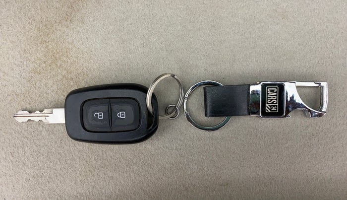 2017 Renault Duster RXL PETROL, Petrol, Manual, 68,505 km, Key Close Up