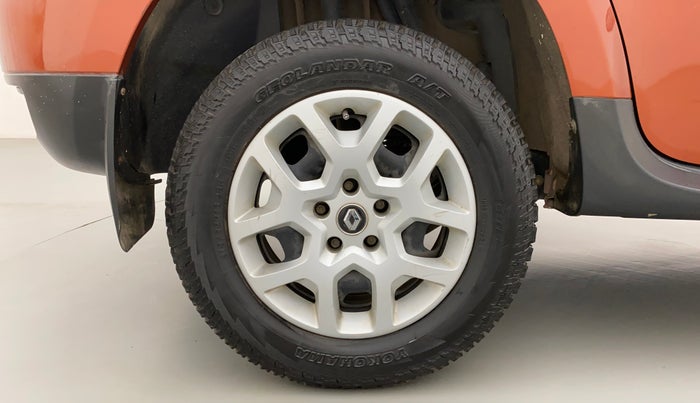 2017 Renault Duster RXL PETROL, Petrol, Manual, 68,505 km, Right Rear Wheel