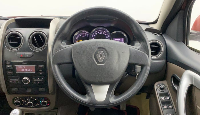 2017 Renault Duster RXL PETROL, Petrol, Manual, 68,505 km, Steering Wheel Close Up