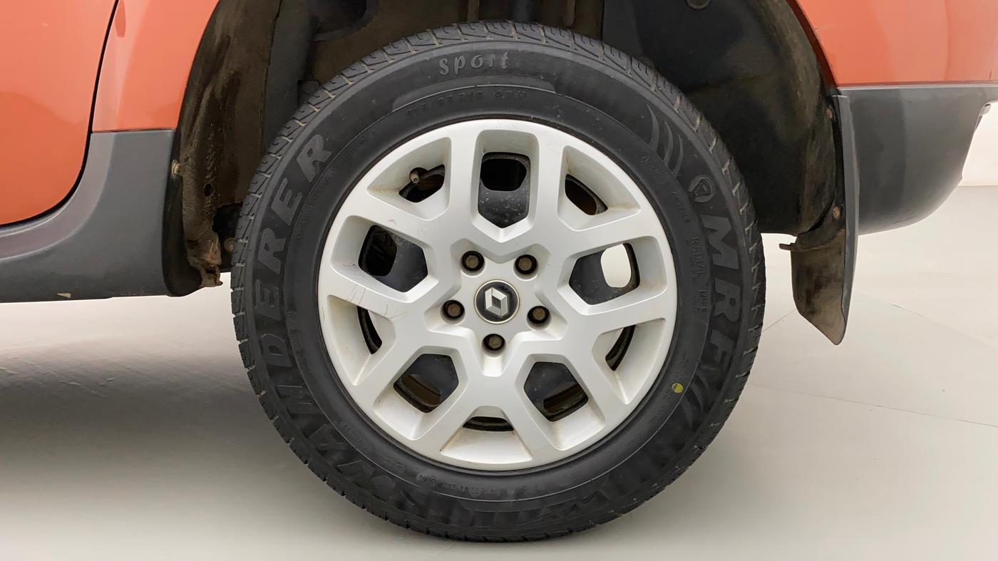2017 Renault Duster RXL PETROL, Petrol, Manual, 68,505 km, Left Rear Wheel