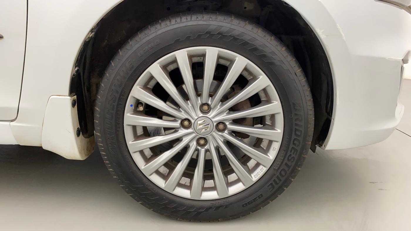 2016 Maruti Ciaz ZXI+, Petrol, Manual, 81,800 km, Right Front Wheel