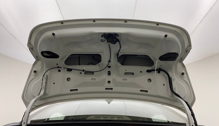 2016 Maruti Ciaz ZXI+, Petrol, Manual, 81,800 km, Boot Door Open