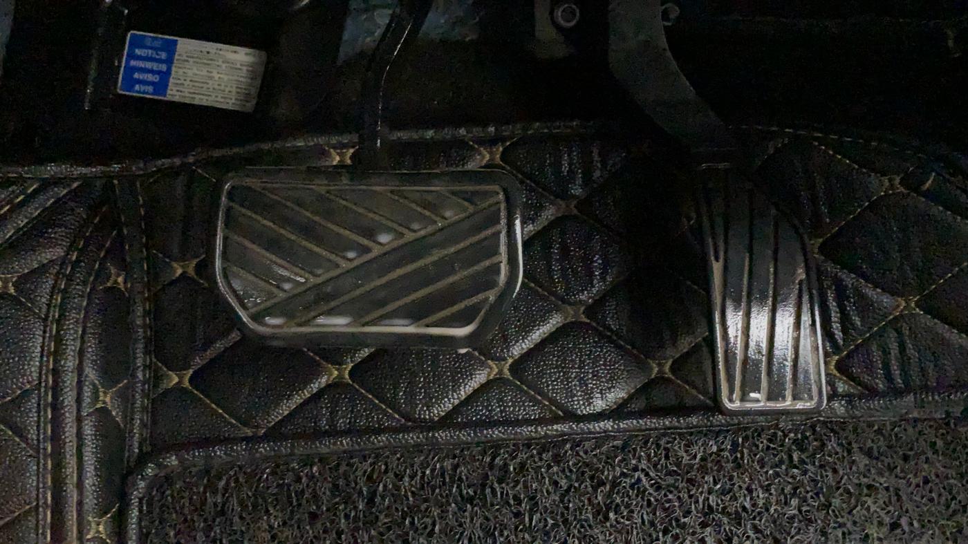 2019 Maruti Vitara Brezza ZDI AMT, Diesel, Automatic, 78,610 km, Pedals