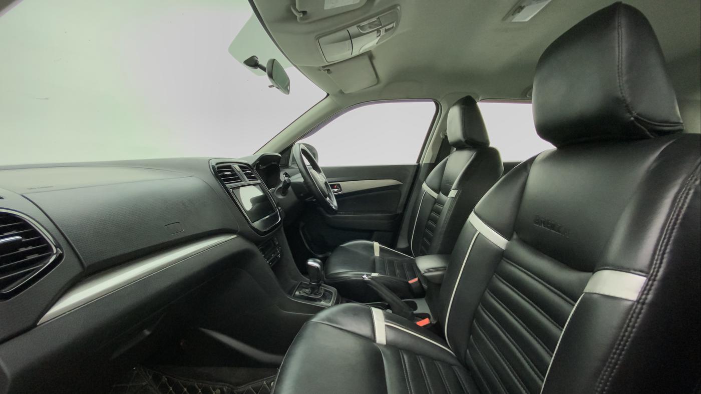 2019 Maruti Vitara Brezza ZDI AMT, Diesel, Automatic, 78,610 km, Right Side Front Door Cabin