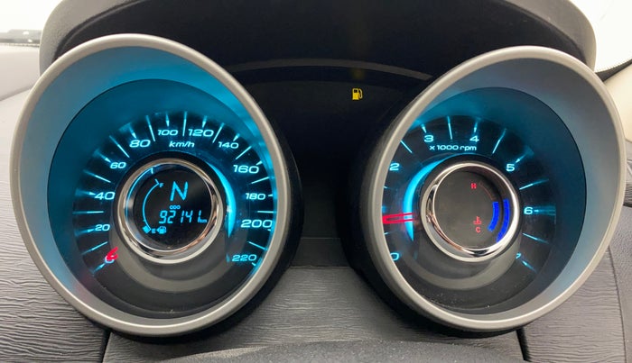 2015 Mahindra XUV500 W6, Diesel, Manual, 92,098 km, Odometer Image
