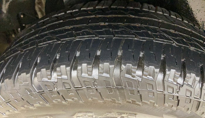 2015 Mahindra XUV500 W6, Diesel, Manual, 92,098 km, Right Rear Tyre Tread