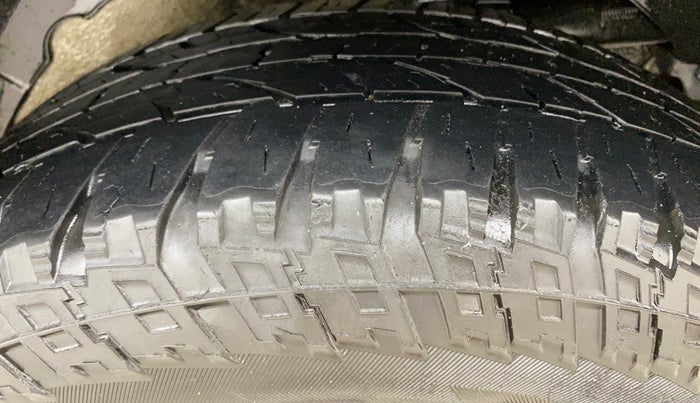 2015 Mahindra XUV500 W6, Diesel, Manual, 92,098 km, Left Rear Tyre Tread