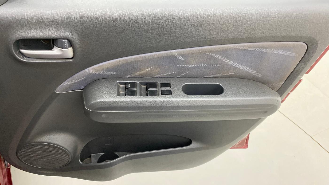2010 Maruti Ritz VXI, Petrol, Manual, 44,344 km, Driver Side Door Panels Control
