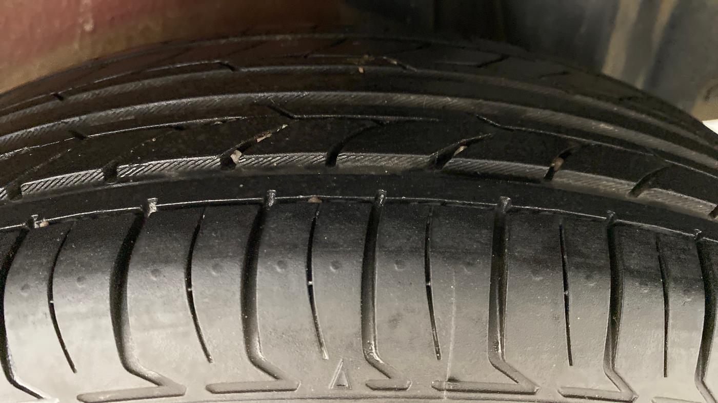 2010 Maruti Ritz VXI, Petrol, Manual, 44,344 km, Left Rear Tyre Tread