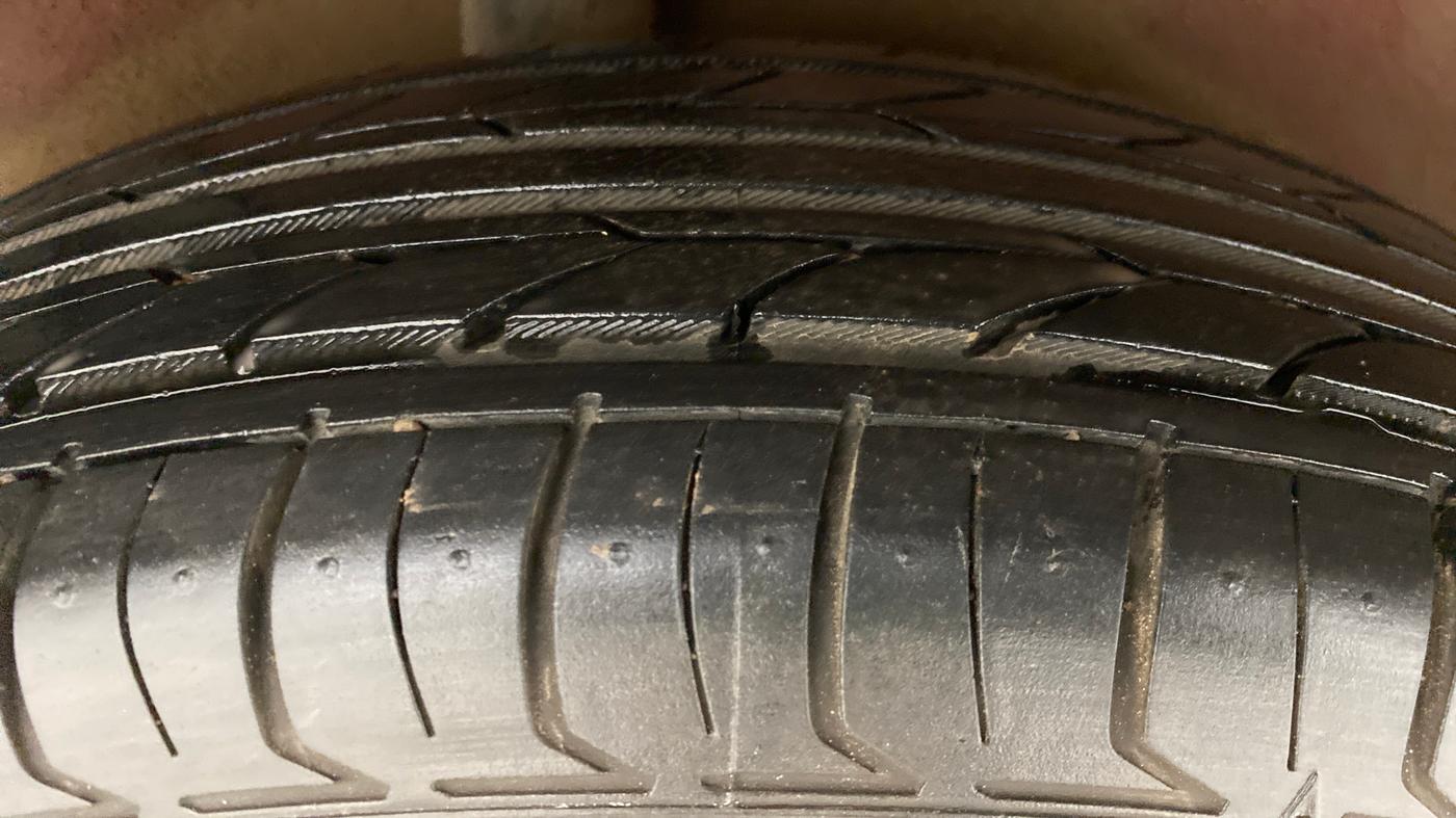 2010 Maruti Ritz VXI, Petrol, Manual, 44,344 km, Right Rear Tyre Tread