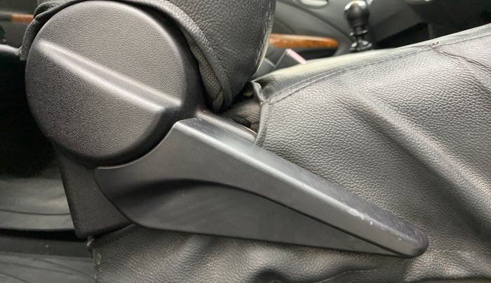 2012 Toyota Etios VD, Diesel, Manual, 95,842 km, Driver Side Adjustment Panel