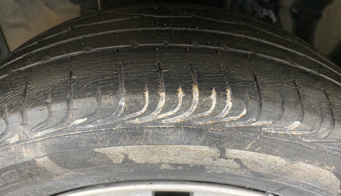 2012 Toyota Etios VD, Diesel, Manual, 95,842 km, Left Front Tyre Tread