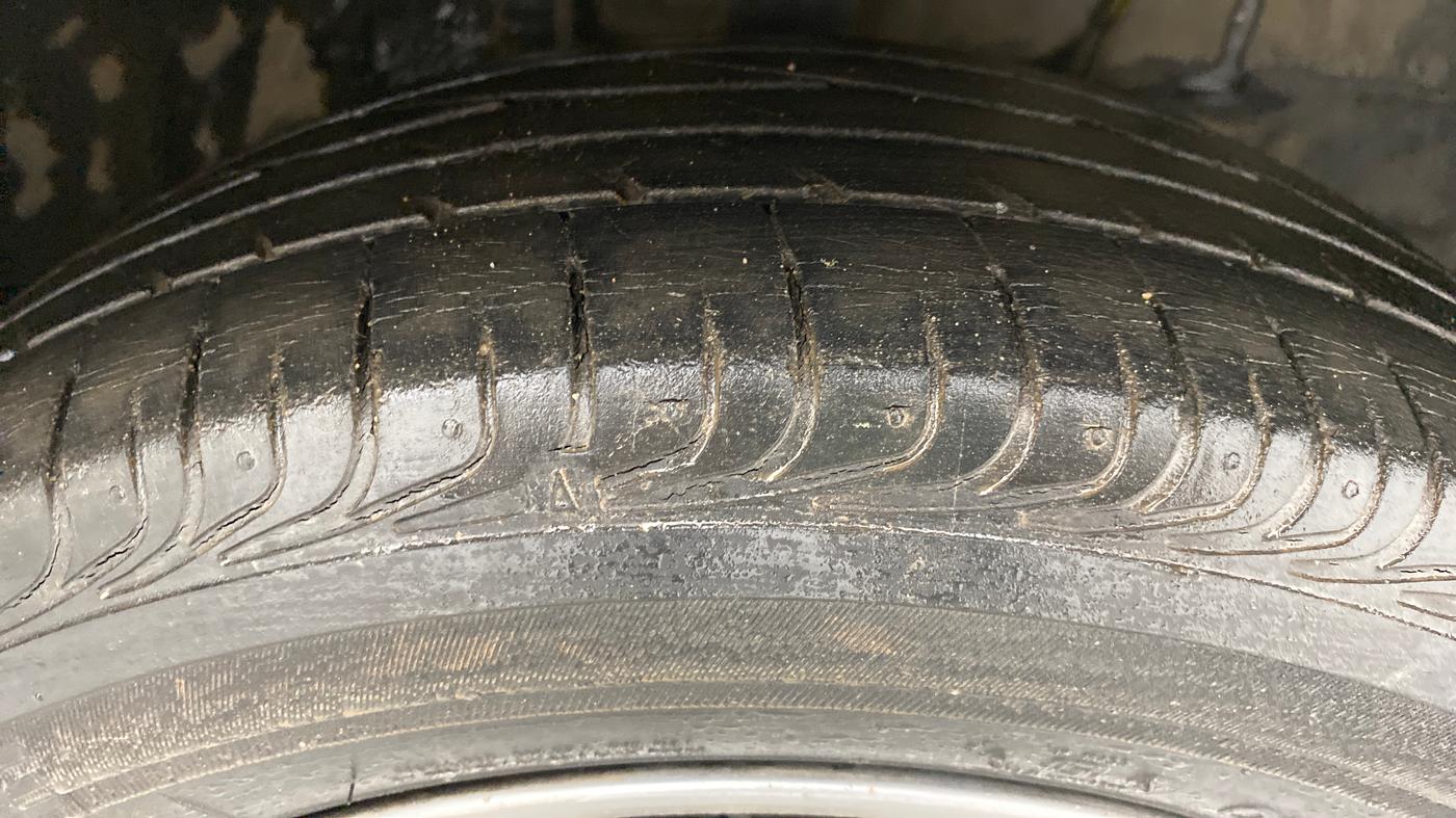 2012 Toyota Etios VD, Diesel, Manual, 95,842 km, Right Front Tyre Tread