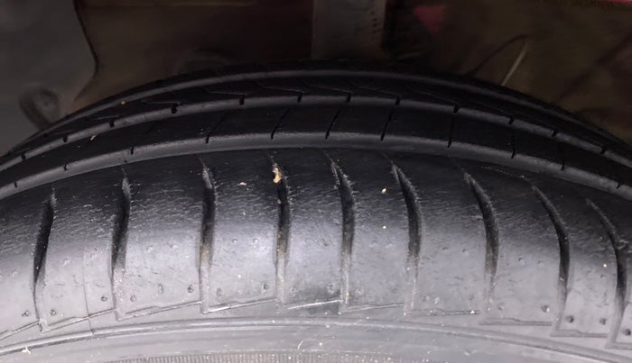 2019 Hyundai NEW SANTRO SPORTZ 1.1, Petrol, Manual, 20,995 km, Left Front Tyre Tread