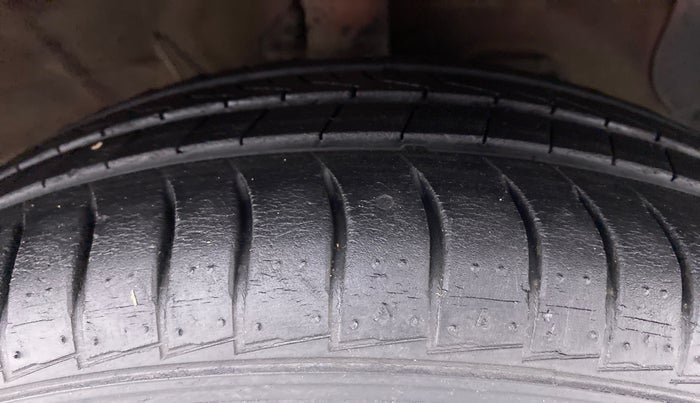 2019 Hyundai NEW SANTRO SPORTZ 1.1, Petrol, Manual, 20,995 km, Right Front Tyre Tread