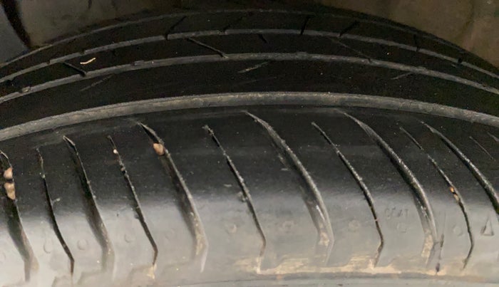 2017 Hyundai Elite i20 ASTA 1.2, Petrol, Manual, 77,650 km, Left Front Tyre Tread