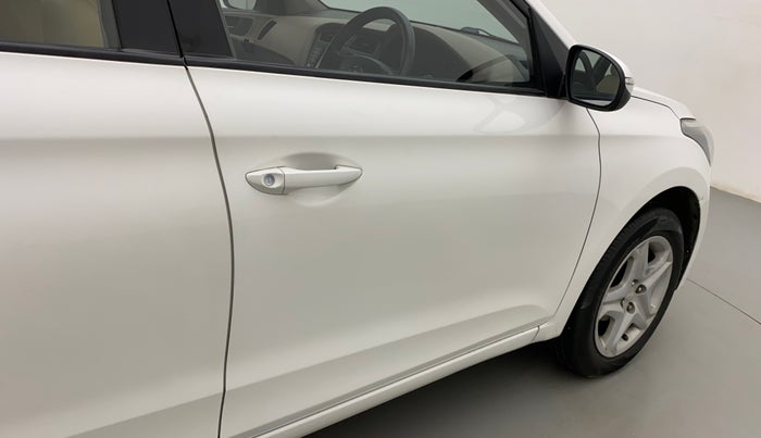 2017 Hyundai Elite i20 ASTA 1.2, Petrol, Manual, 77,650 km, Driver-side door - Paint has faded