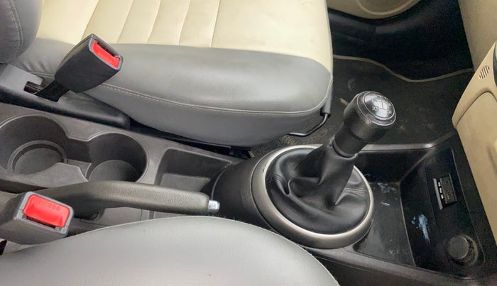 2013 Hyundai i20 MAGNA (O) 1.2, Petrol, Manual, 53,339 km, Gear Lever