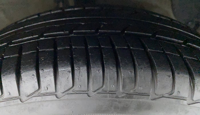 2017 Hyundai Xcent SX 1.2 OPT, Petrol, Manual, 13,805 km, Right Front Tyre Tread