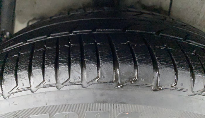 2017 Hyundai Xcent SX 1.2 OPT, Petrol, Manual, 13,805 km, Right Rear Tyre Tread
