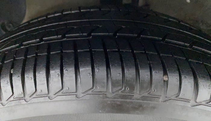 2017 Hyundai Xcent SX 1.2 OPT, Petrol, Manual, 13,805 km, Left Front Tyre Tread