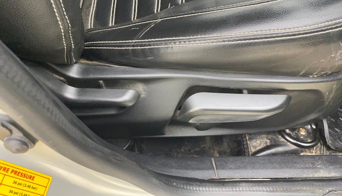 2020 Tata Tiago XZ PLUS PETROL, Petrol, Manual, 86,516 km, Driver Side Adjustment Panel