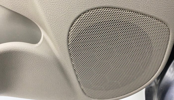 2016 Maruti Celerio VXI AMT (O), Petrol, Automatic, 15,807 km, Infotainment system - Rear speakers missing / not working