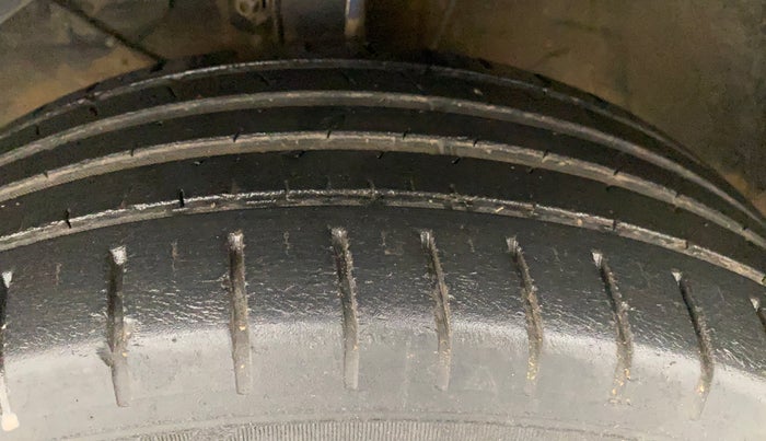 2017 Maruti Baleno ALPHA PETROL 1.2, Petrol, Manual, 46,223 km, Left Front Tyre Tread