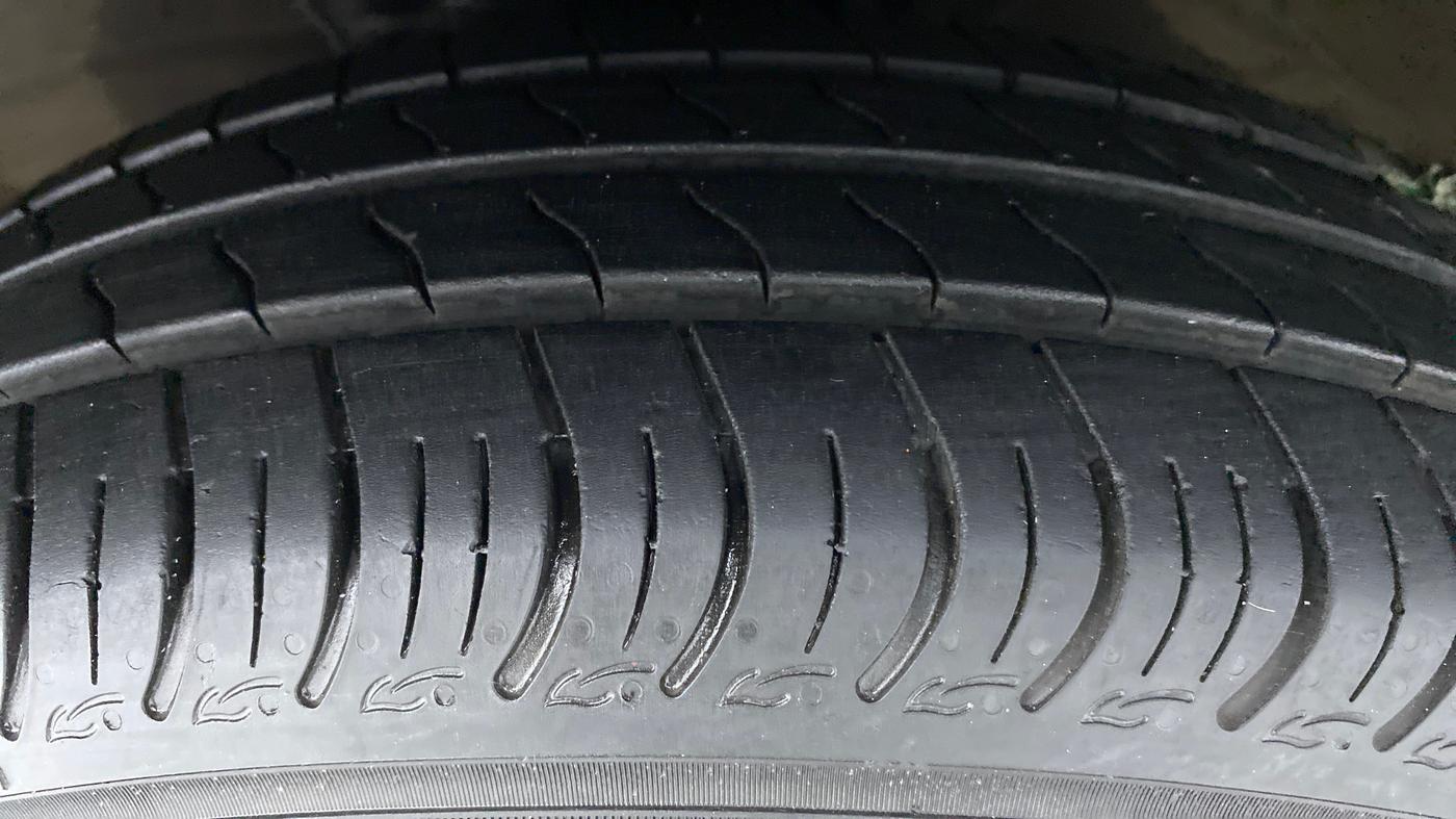 2019 Maruti S PRESSO VXI PLUS, Petrol, Manual, 21,065 km, Left Front Tyre Tread
