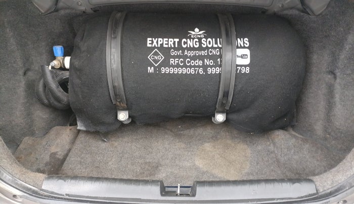 2014 Honda Amaze 1.2L I-VTEC VX AT, CNG, Automatic, 1,00,302 km, Boot Inside