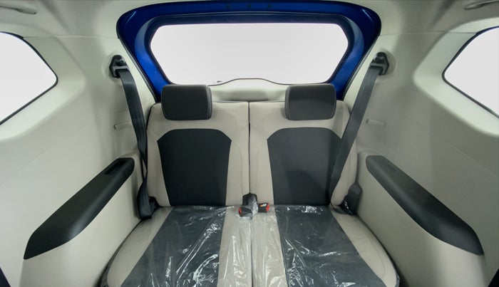 2020 Renault TRIBER 1.0 RXT, Petrol, Manual, 4,011 km, Third Seat Row ( optional )