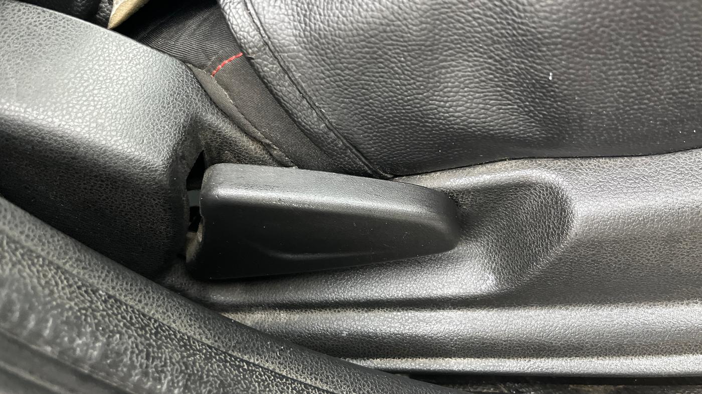 2020 Renault Kwid RXT 0.8, Petrol, Manual, 73,246 km, Driver Side Adjustment Panel