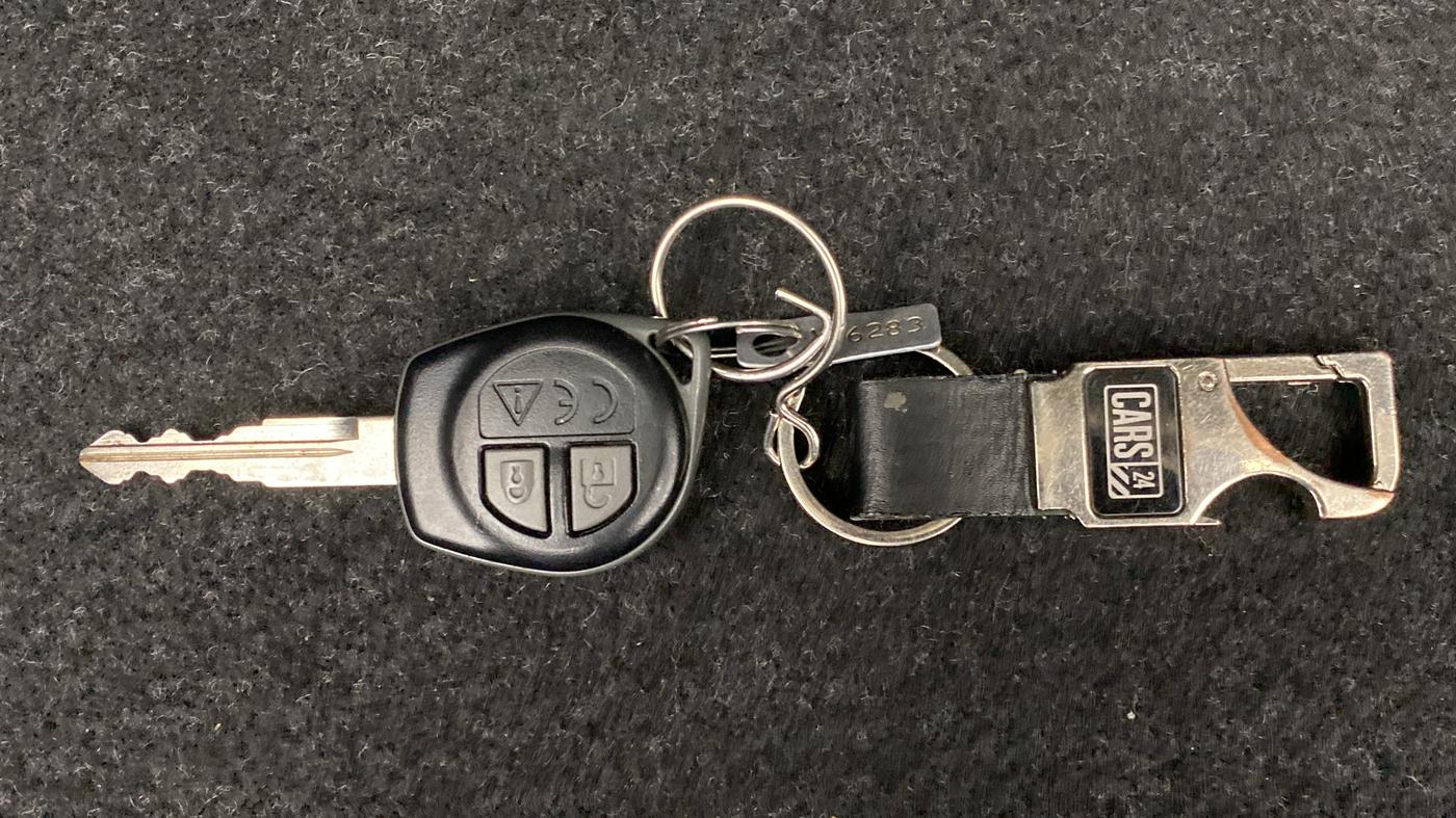 2018 Maruti Swift VXI AMT, Petrol, Automatic, 56,410 km, Key Close Up