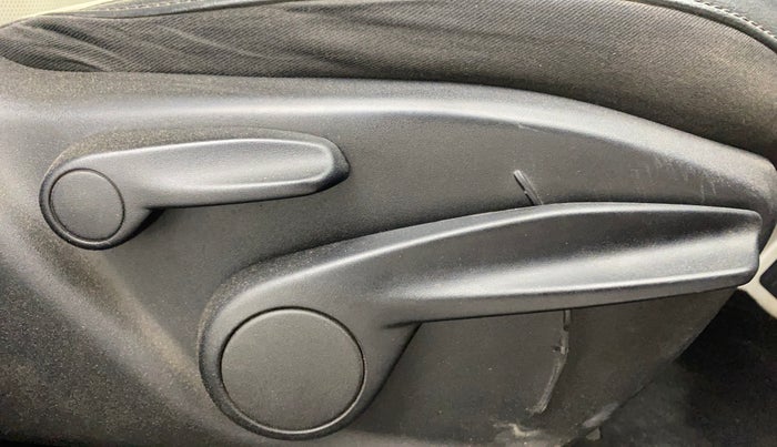 2017 Jeep Compass LIMITED 2.0 DIESEL, Diesel, Manual, 88,978 km, Driver Side Adjustment Panel