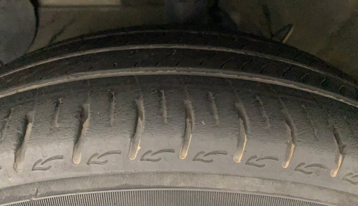 2021 Hyundai GRAND I10 NIOS ASTA 1.2 KAPPA VTVT, Petrol, Manual, 37,372 km, Left Front Tyre Tread